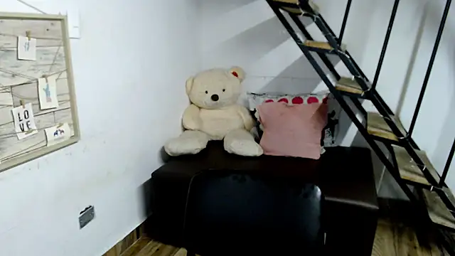 Snapshot of samantha_baby_ chatting on March 22, 6:03 pm samantha baby online show from March 22, 6:03 pm