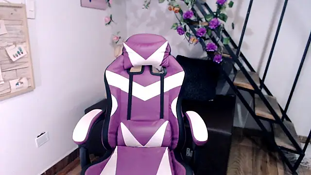 samantha baby  online show from March 7, 6:05 pm