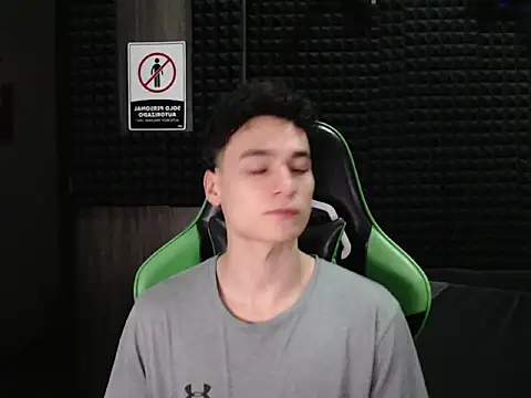 Curly Angel24 online show from December 20, 1:12 am