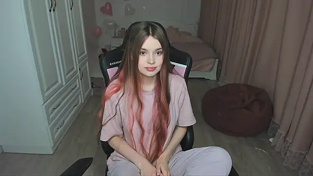 lil cassie online show from February 23, 5:16 am