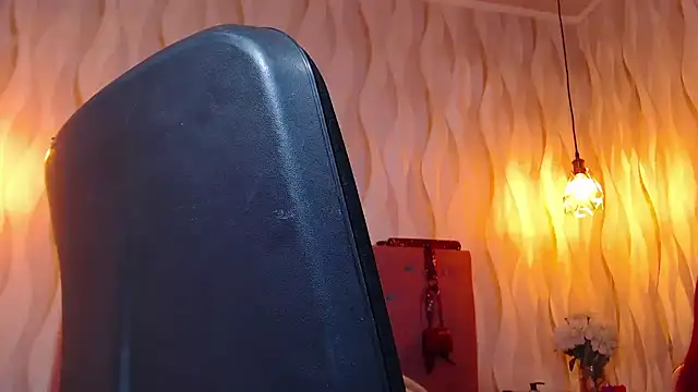 IsabelaLatina online show from March 7, 3:31 pm