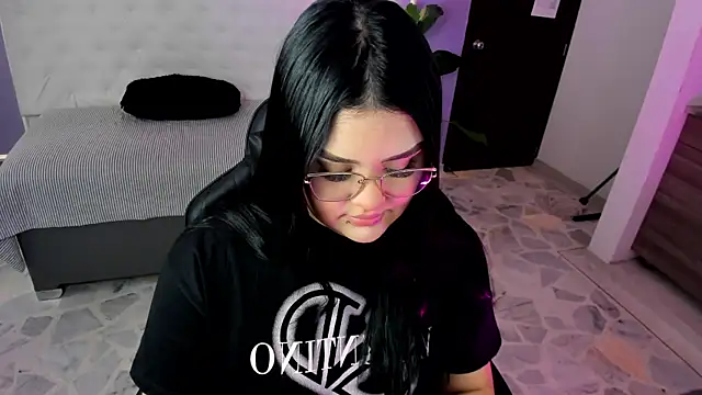 martinasaez online show from January 6, 8:34 pm