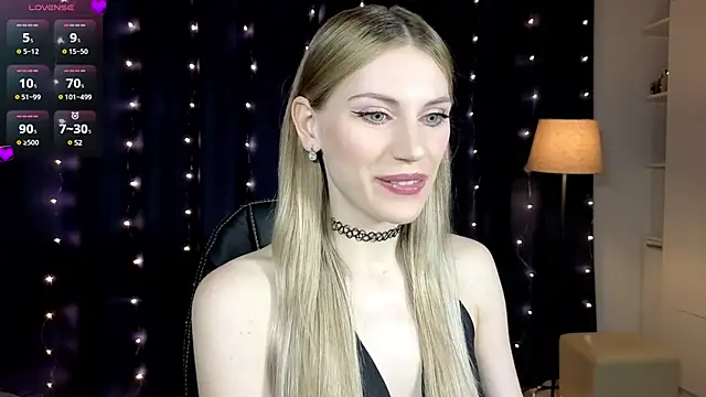 Snapshot of Lilianna_Just chatting on December 2, 5:48 pm Lilianna Just online show from December 2, 5:48 pm