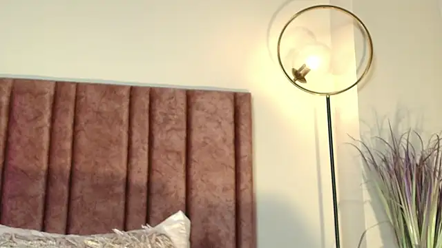 NoraDasilva online show from November 15, 4:58 pm