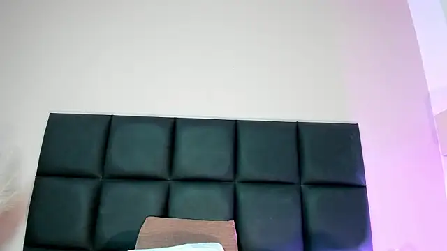 NoraDasilva online show from January 14, 9:31 pm