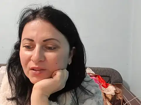 Lillian2 online show from January 3, 6:11 am