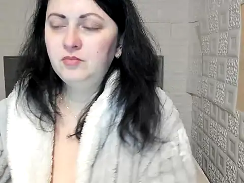 Lillian2 online show from February 16, 7:04 am