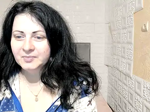 Lillian2 online show from March 9, 9:25 pm