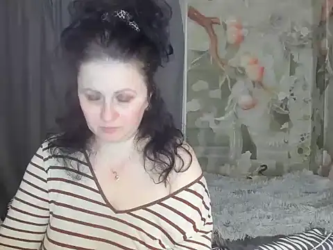 Lillian2 online show from October 27, 7:18 pm