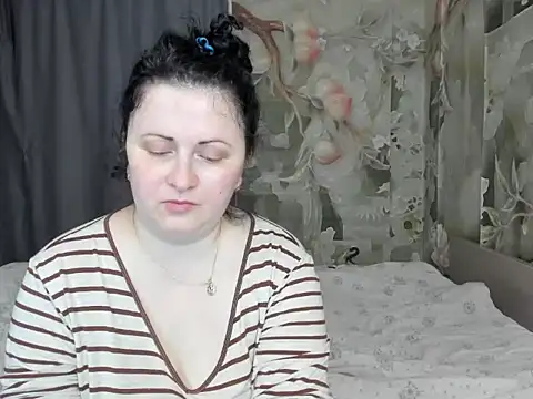 Lillian2 online show from March 27, 1:33 am