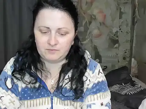 Snapshot of Lillian2 chatting on April 28, 8:14 pm Lillian2 online show from April 28, 8:14 pm