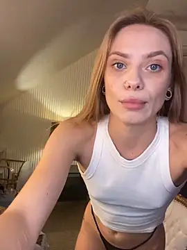 Snapshot of Angy_Netal chatting on December 10, 3:33 pm Angy Netal online show from December 10, 3:33 pm