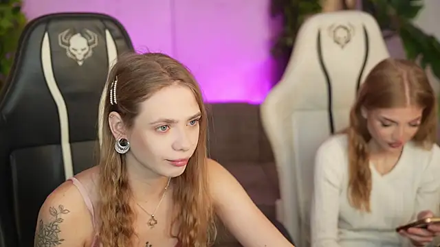 Snapshot of Angy_Netal chatting on October 20, 6:47 am Angy Netal online show from October 20, 6:47 am