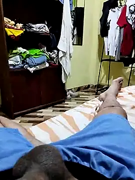 Snapshot of Onetwone chatting on February 21, 10:17 am Onetwone online show from February 21, 10:17 am