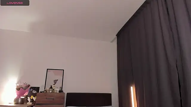 Snapshot of Alice_Dias chatting on February 19, 5:06 pm Alice Dias online show from February 19, 5:06 pm