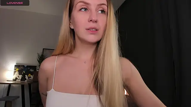 Snapshot of Alice_Dias chatting on February 28, 1:58 pm Alice Dias online show from February 28, 1:58 pm