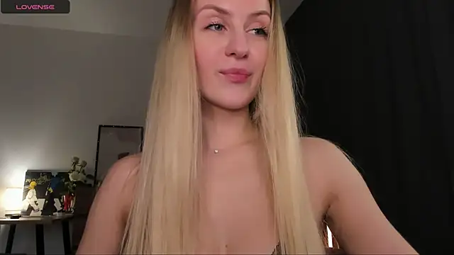 Snapshot of Alice_Dias chatting on March 14, 4:40 pm Alice Dias online show from March 14, 4:40 pm