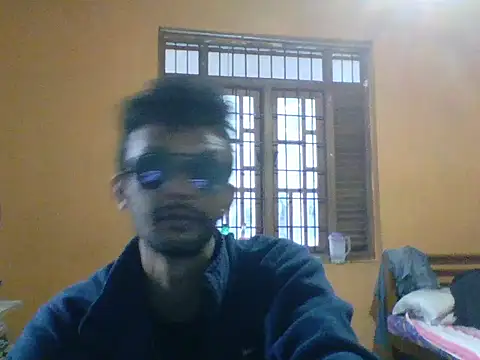 Snapshot of Rusiru32 chatting on December 15, 12:48 am Rusiru32 online show from December 15, 12:48 am