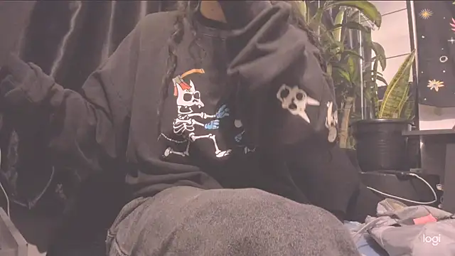 MYFAVOURITESTRAGER online show from February 17, 1:13 am