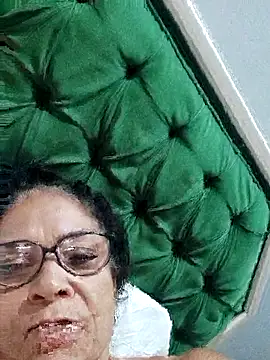 Snapshot of Delicy1 chatting on October 19, 11:00 am Delicy1 online show from October 19, 11:00 am