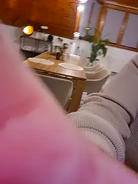 Isabellaa04 online show from February 3, 8:35 pm