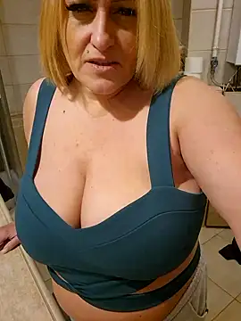 Isabellaa04 online show from February 9, 6:37 pm