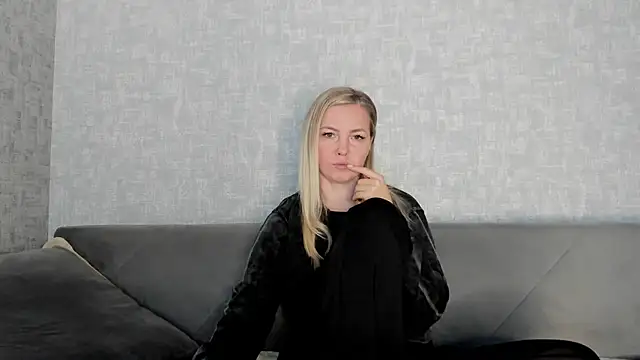 iam Venus online show from February 16, 7:37 am