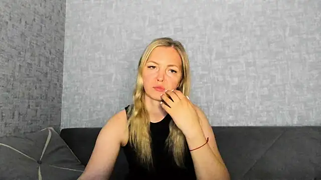 iam Venus online show from May 28, 4:04 pm