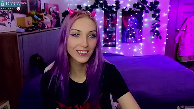 Snapshot of Violet_Noir chatting on January 21, 7:15 am Violet Noir online show from January 21, 7:15 am