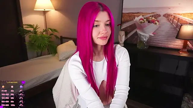 Snapshot of ShirleyCarolyn chatting on December 10, 1:54 am ShirleyCarolyn online show from December 10, 1:54 am