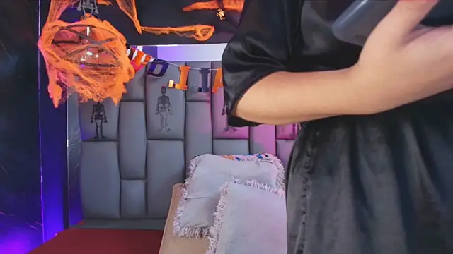  MiaBrown  online show from October 28, 12:09 pm