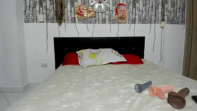 Snapshot of carlos_and_diana chatting on December 21, 1:26 am carlos and diana online show from December 21, 1:26 am