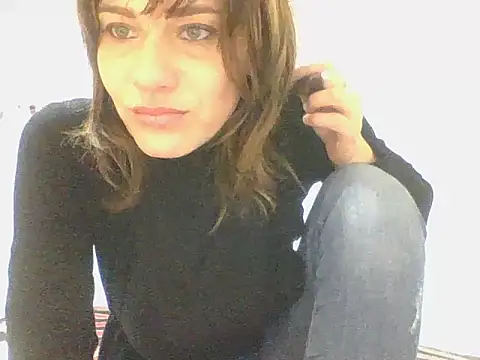 Emyly83 online show from January 11, 1:22 pm