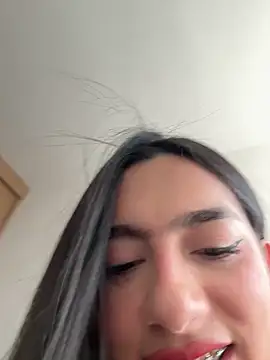 Nicollemays online show from March 31, 2:28 pm