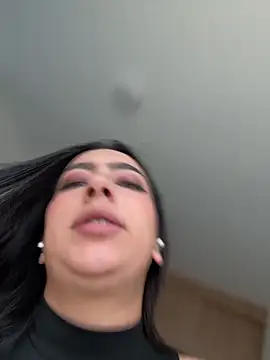 Snapshot of Nicollemays chatting on May 7, 2:11 pm Nicollemays online show from May 7, 2:11 pm