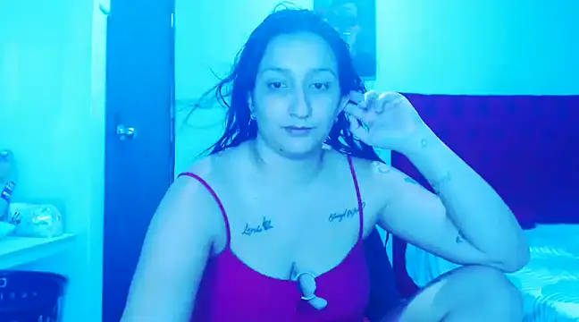 Snapshot of liz_dirty chatting on December 11, 11:21 pm liz dirty online show from December 11, 11:21 pm