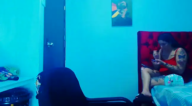 Snapshot of liz_dirty chatting on December 19, 11:03 pm liz dirty online show from December 19, 11:03 pm