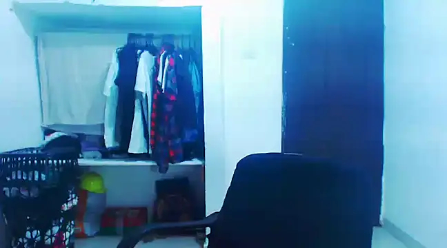 Snapshot of liz_dirty chatting on February 8, 10:40 pm liz dirty online show from February 8, 10:40 pm