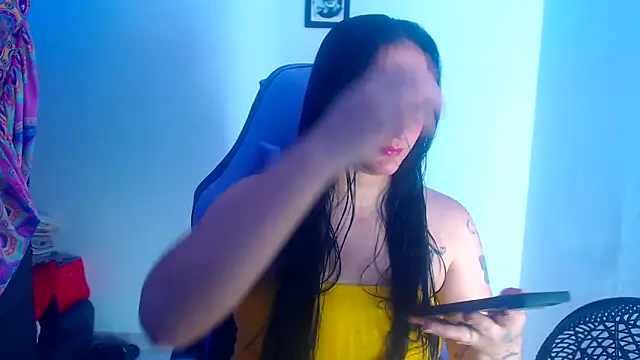 Snapshot of liz_dirty chatting on October 18, 11:05 pm liz dirty online show from October 18, 11:05 pm