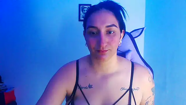 Snapshot of liz_dirty chatting on October 31, 10:33 pm liz dirty online show from October 31, 10:33 pm