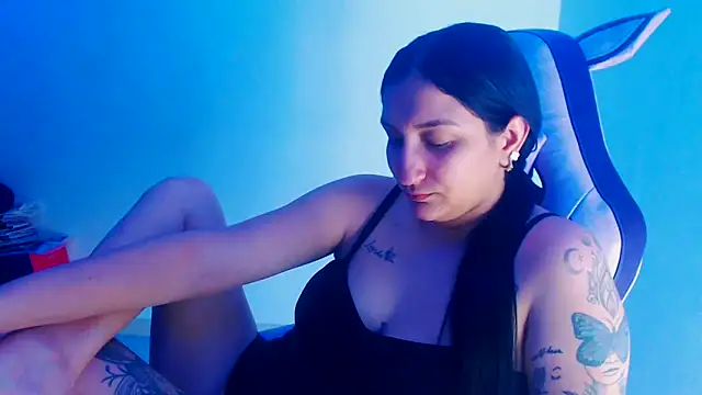 Snapshot of liz_dirty chatting on November 3, 10:21 pm liz dirty online show from November 3, 10:21 pm