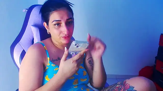 Snapshot of liz_dirty chatting on December 4, 10:40 pm liz dirty online show from December 4, 10:40 pm