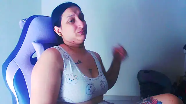 Snapshot of liz_dirty chatting on July 15, 10:15 pm liz dirty online show from July 15, 10:15 pm