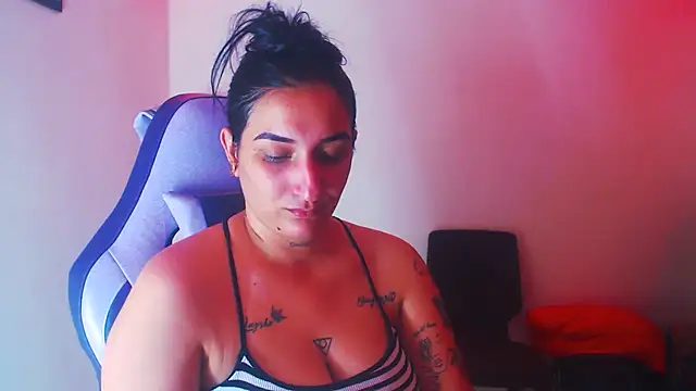 Snapshot of liz_dirty chatting on August 1, 10:08 pm liz dirty online show from August 1, 10:08 pm
