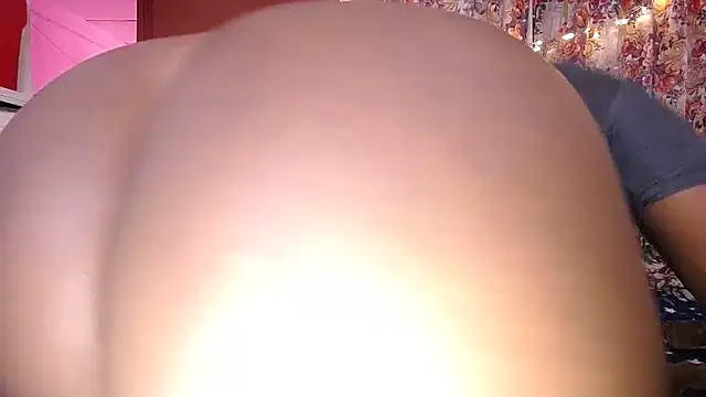 Snapshot of yselahot chatting on February 25, 6:20 pm yselahot online show from February 25, 6:20 pm