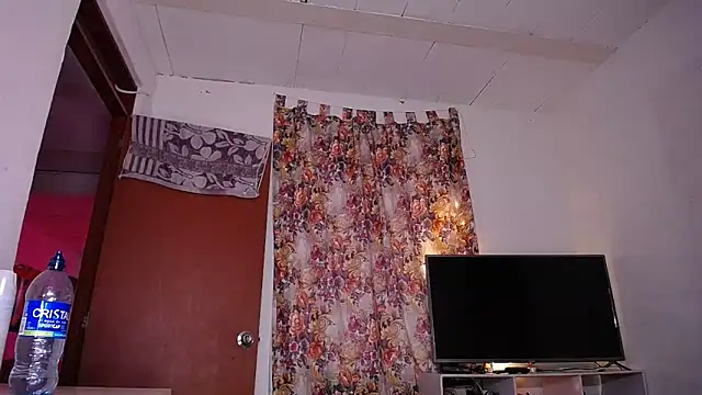 Snapshot of yselahot chatting on March 6, 6:59 pm yselahot online show from March 6, 6:59 pm