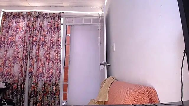 Snapshot of yselahot chatting on September 17, 2:41 pm yselahot online show from September 17, 2:41 pm