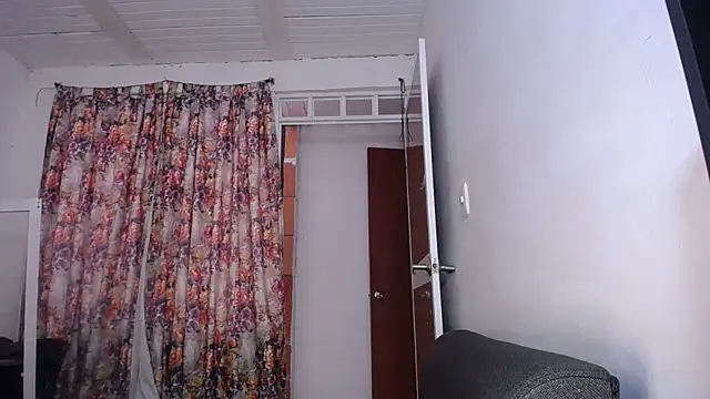 Snapshot of yselahot chatting on September 29, 3:50 pm yselahot online show from September 29, 3:50 pm