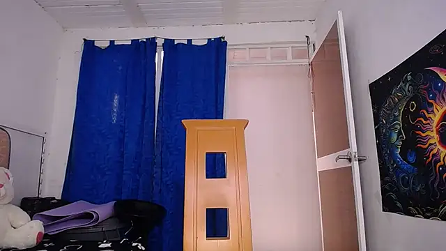 Snapshot of yselahot chatting on December 3, 5:00 pm yselahot online show from December 3, 5:00 pm