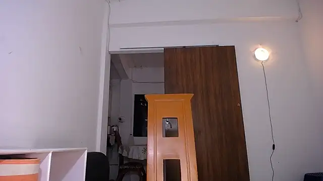 yselahot online show from March 23, 1:04 pm